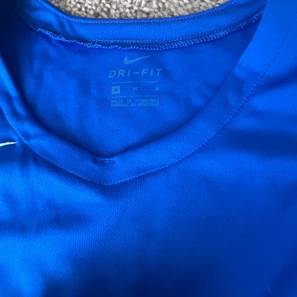 Nike Women’s Athletic Sleeveless Top Medium - Picture 4 of 9